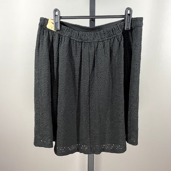 NEW Hollister Skirt Womens Large Black Floral Eyelet casual preppy - Picture 10 of 12